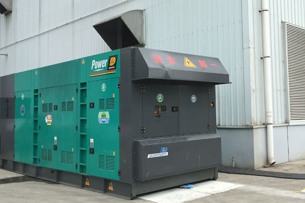 鄂温克燃油滤清器的更换流程是怎样的？