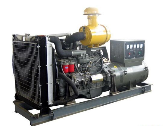 鄂温克汽油发电机组冬季保养时，燃油系统需要注意什么？