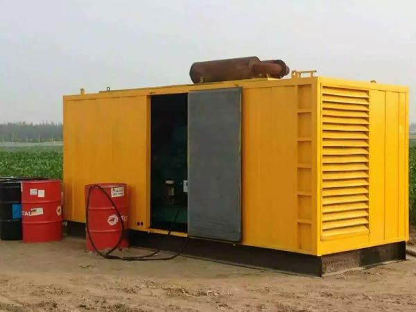 鄂温克安装新的水冷式机油散热器密封件有哪些注意事项？